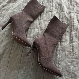 Elegant Brown Women's Boots
